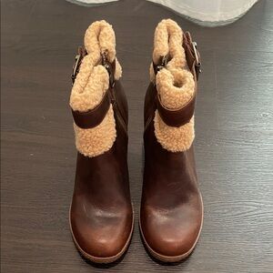 NEW!! Timberland Dark Brown Ankle Boots with Shearling